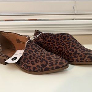 Universal Thread Goods Co. Leopard Shoes 7 NWT